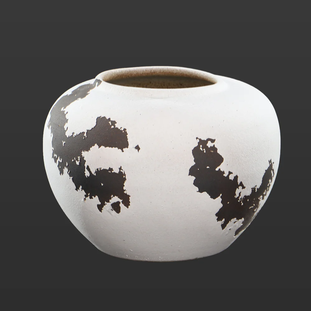Dark Brown/White Pattern Design Vase