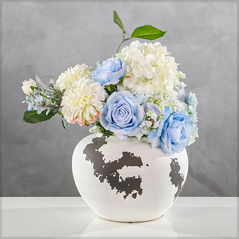 Dark Brown/White Pattern Design Vase - Image 3