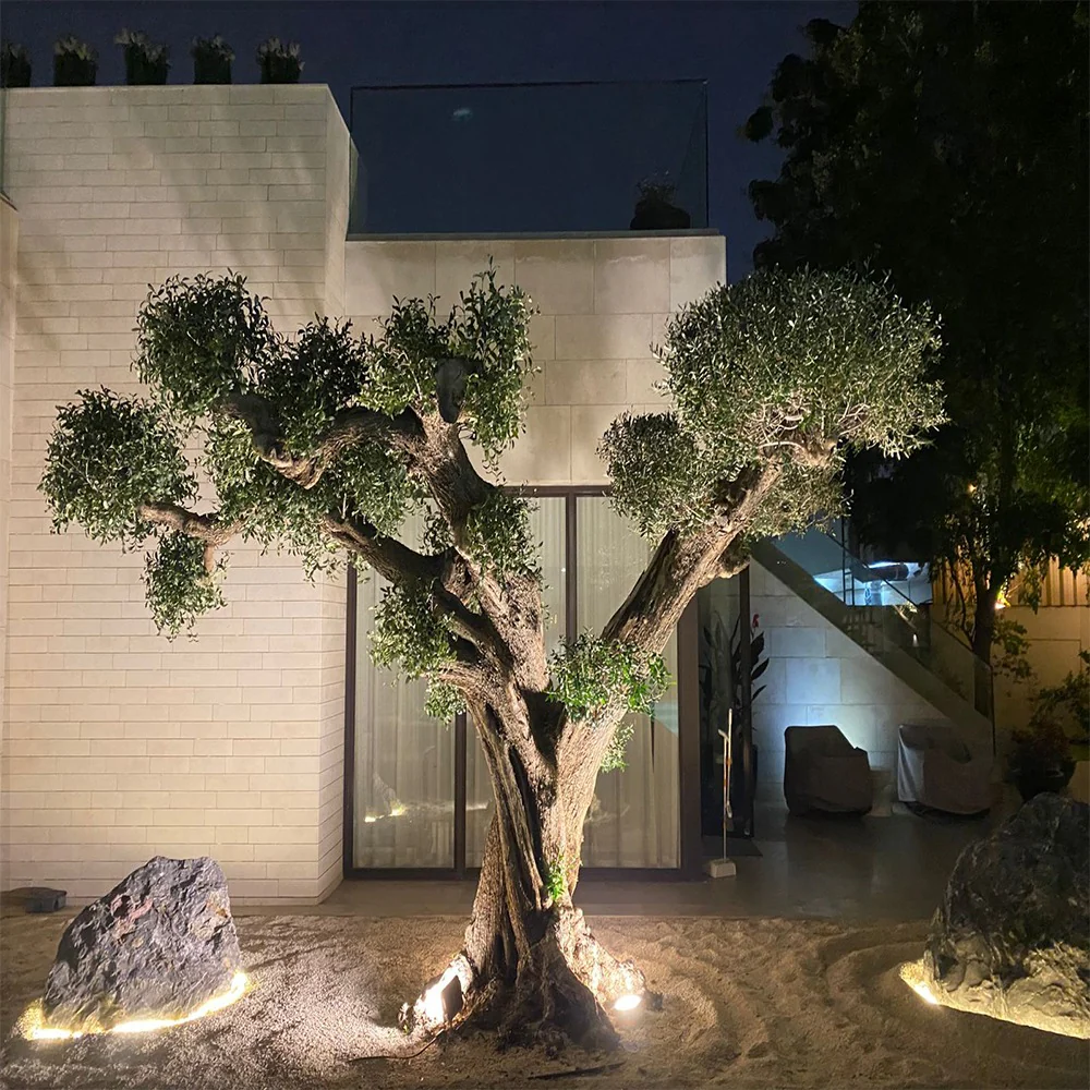 Illuminated Feature Tree for Luxury Outdoor Landscapes for display purposes only (non-sale)