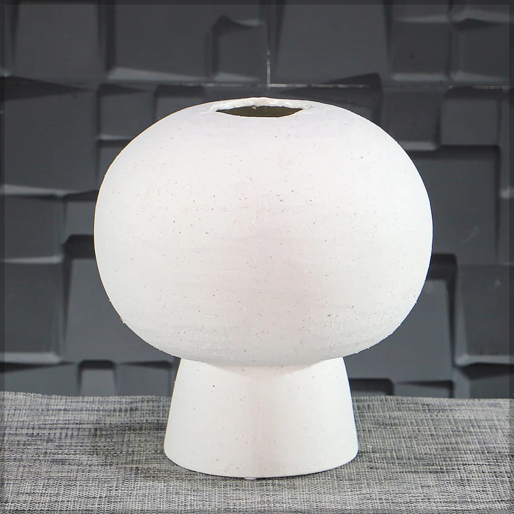 White Retro Spherical Vase