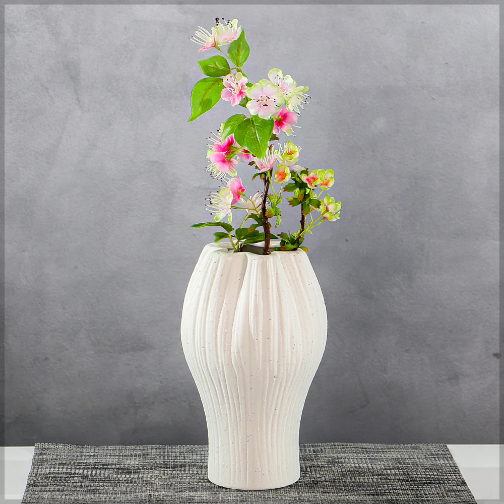 White Star Pattern Ceramic Vase - Image 4